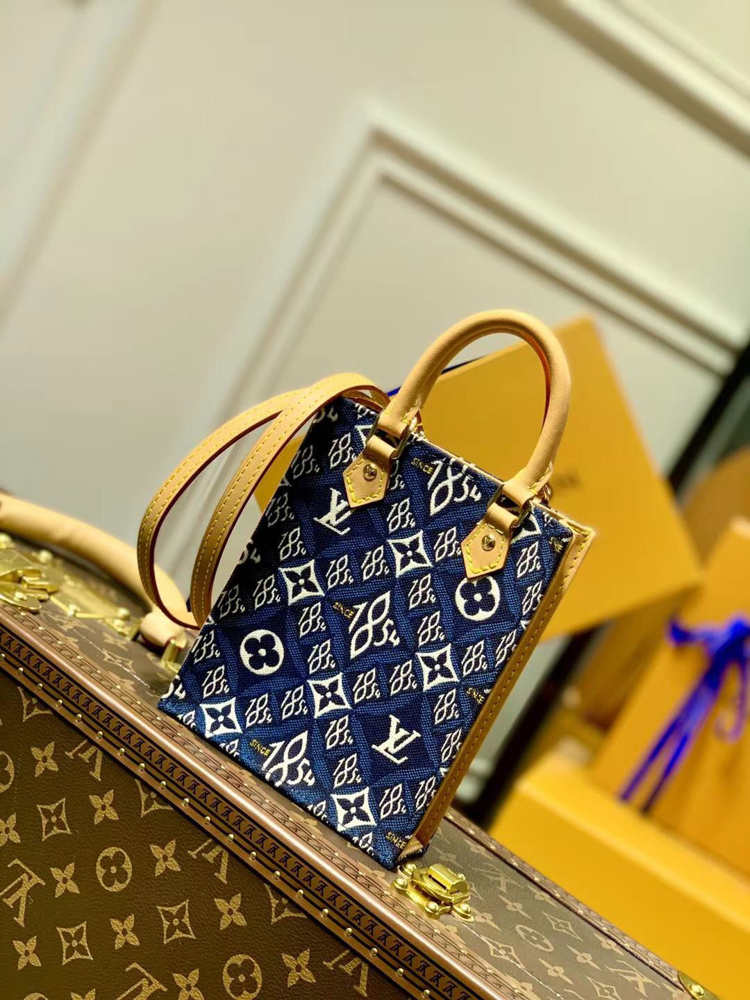 Handbag