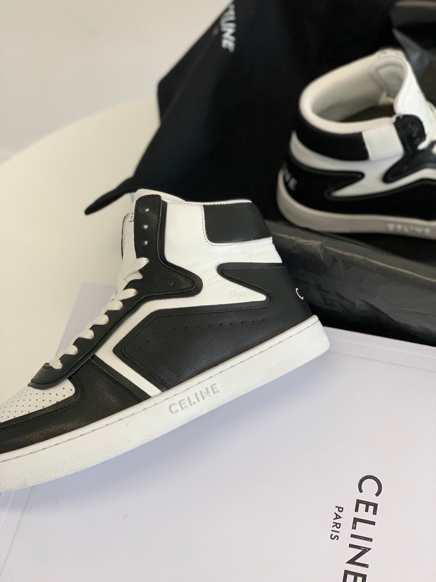 Sneakers