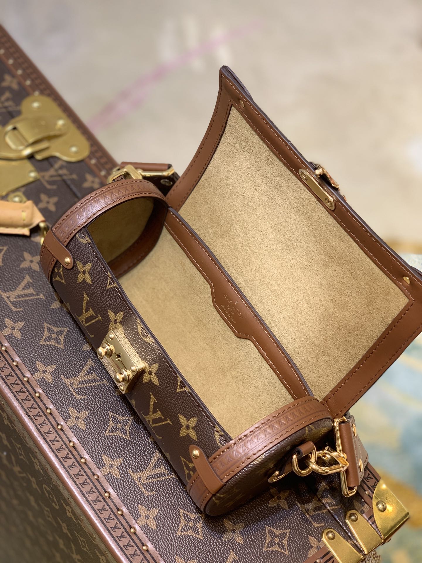 Handbag