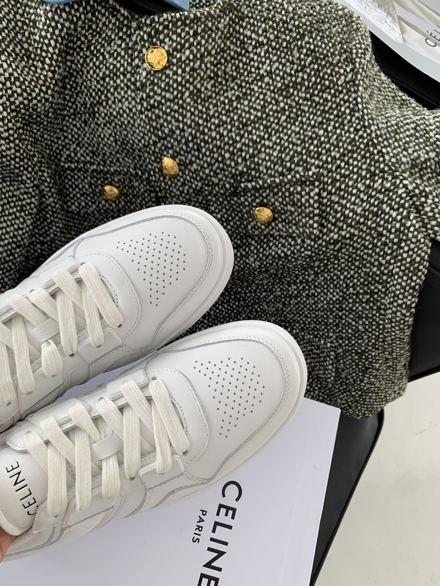 Sneakers
