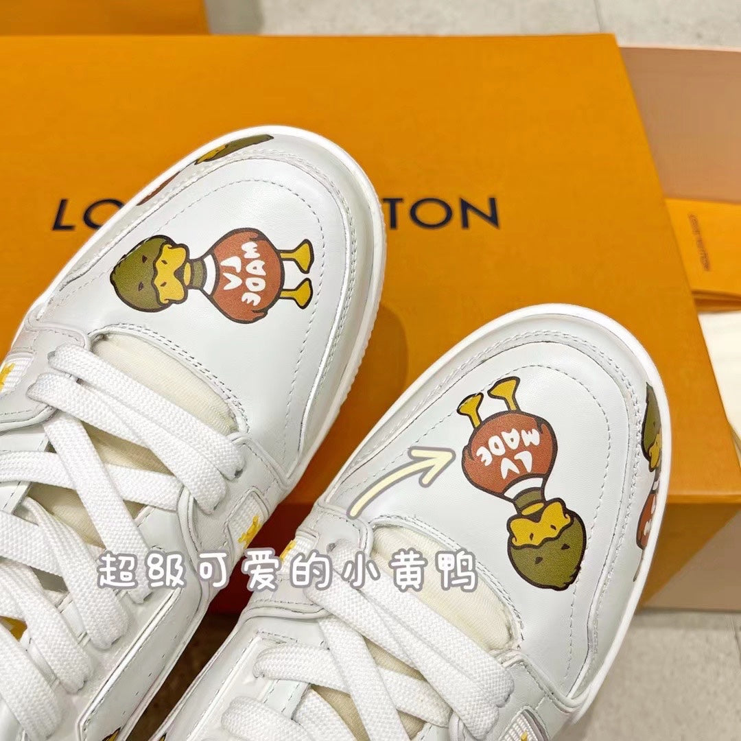 Sneakers