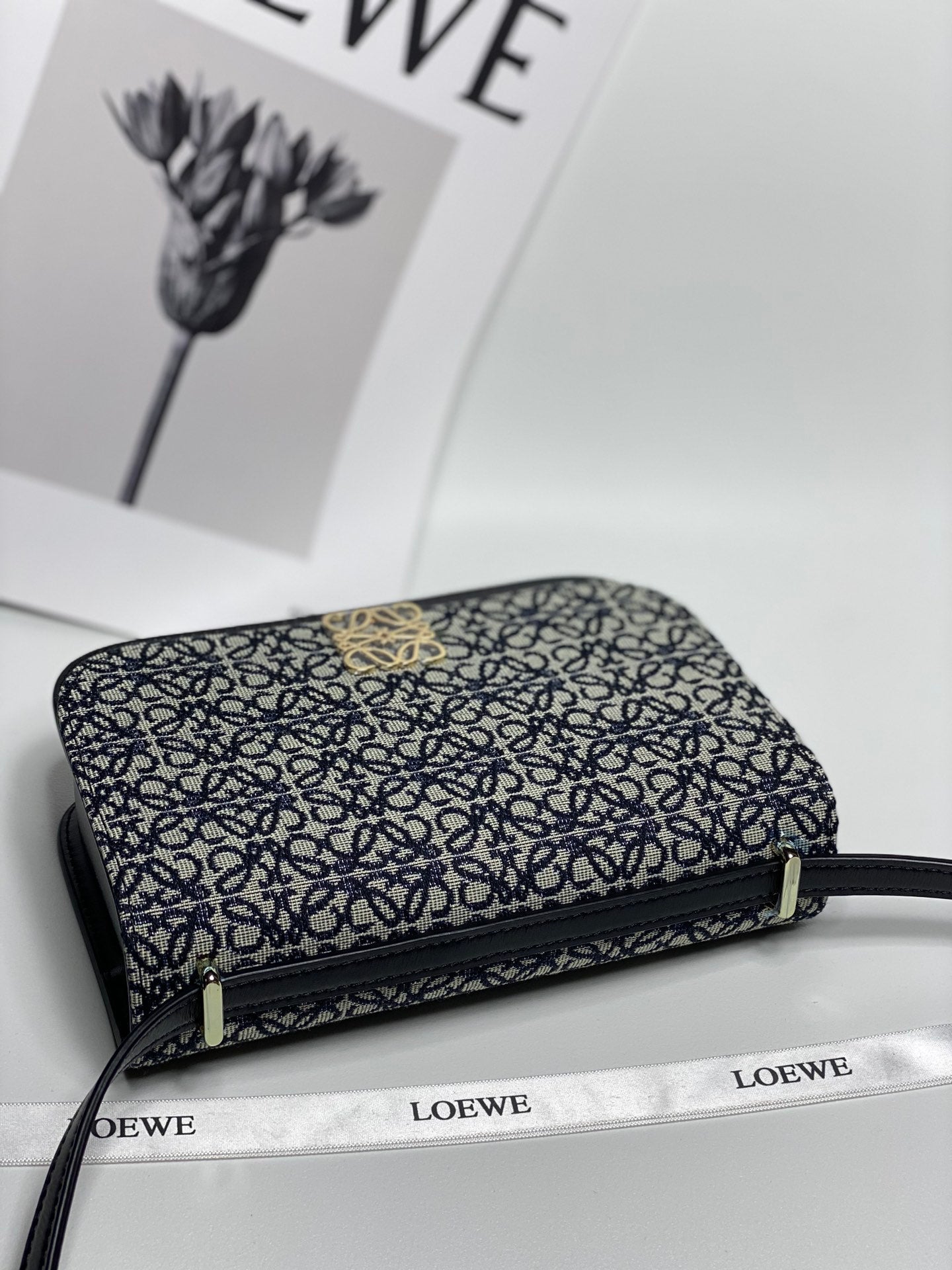 Handbag