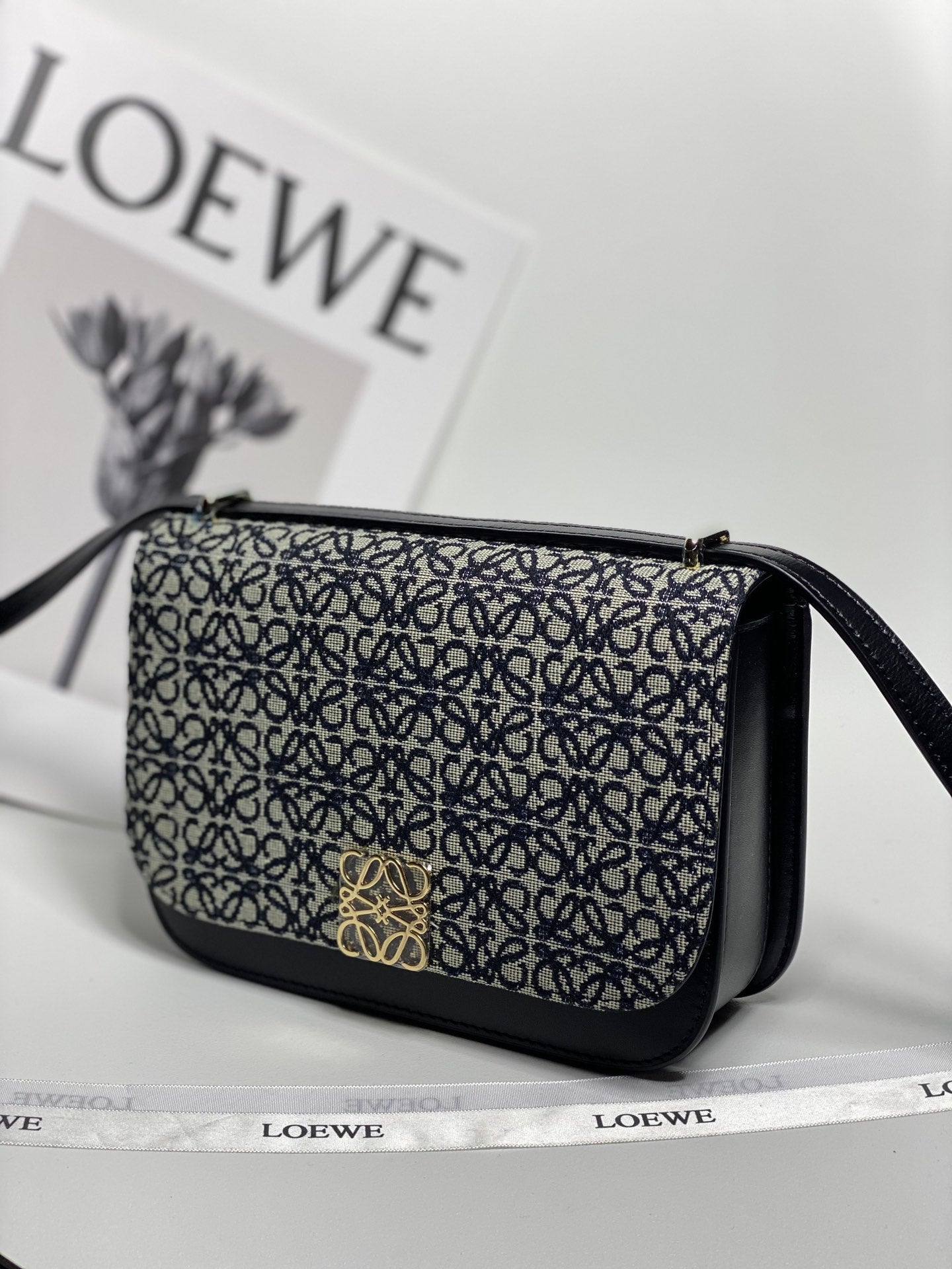 Handbag