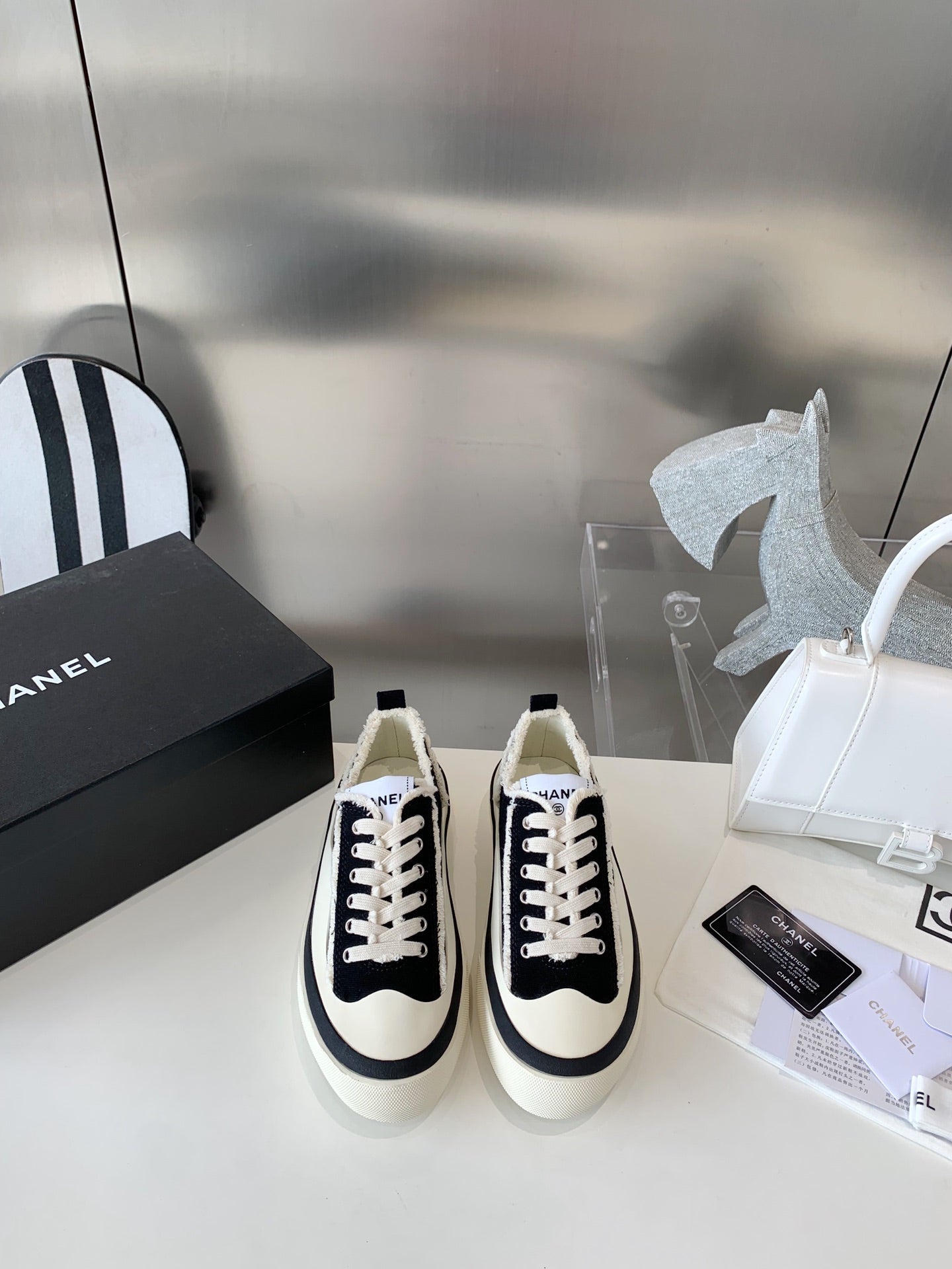 Sneakers