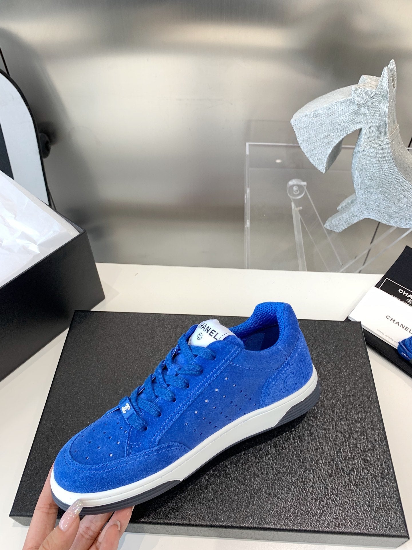 Sneakers