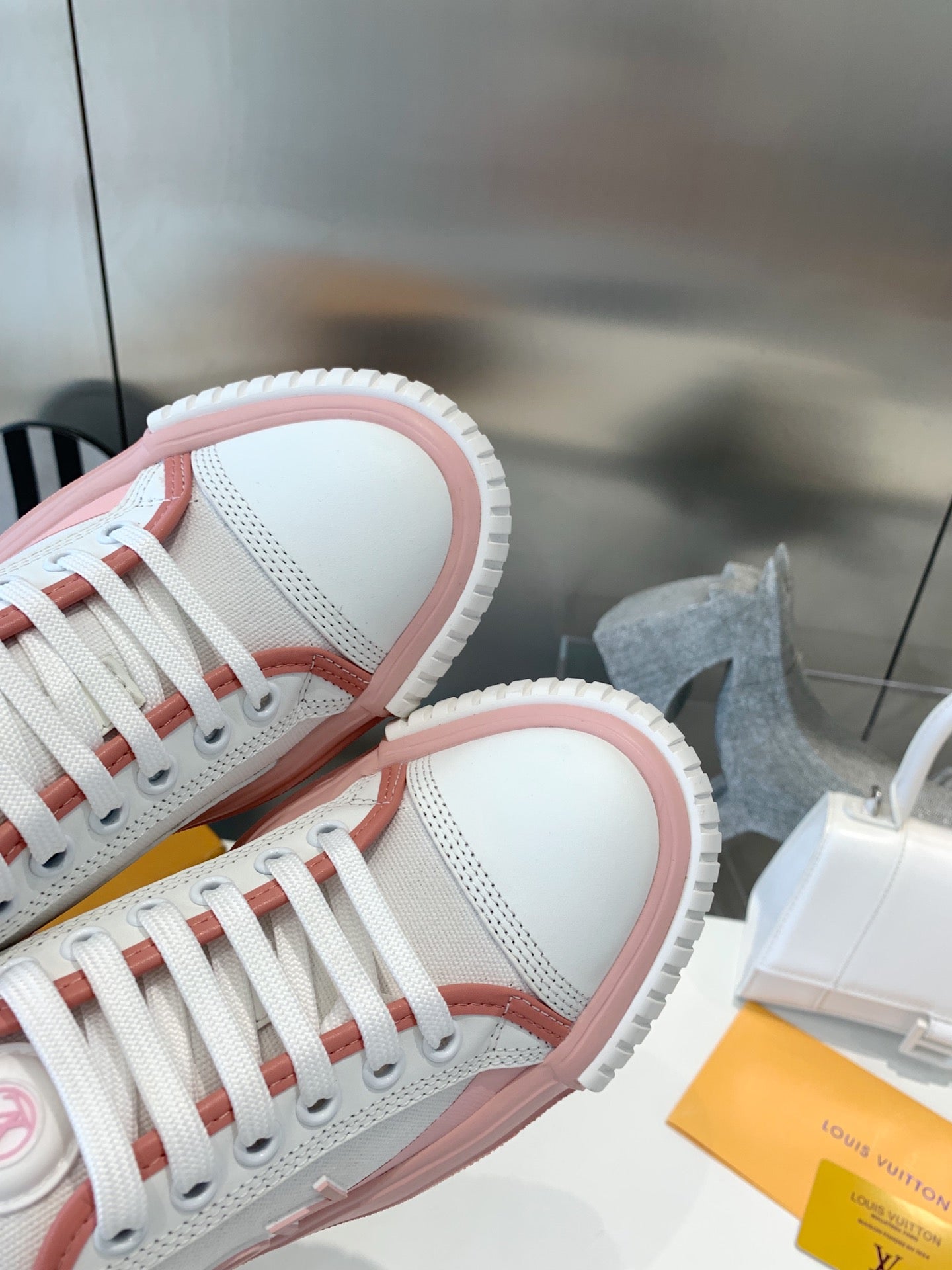 Sneakers