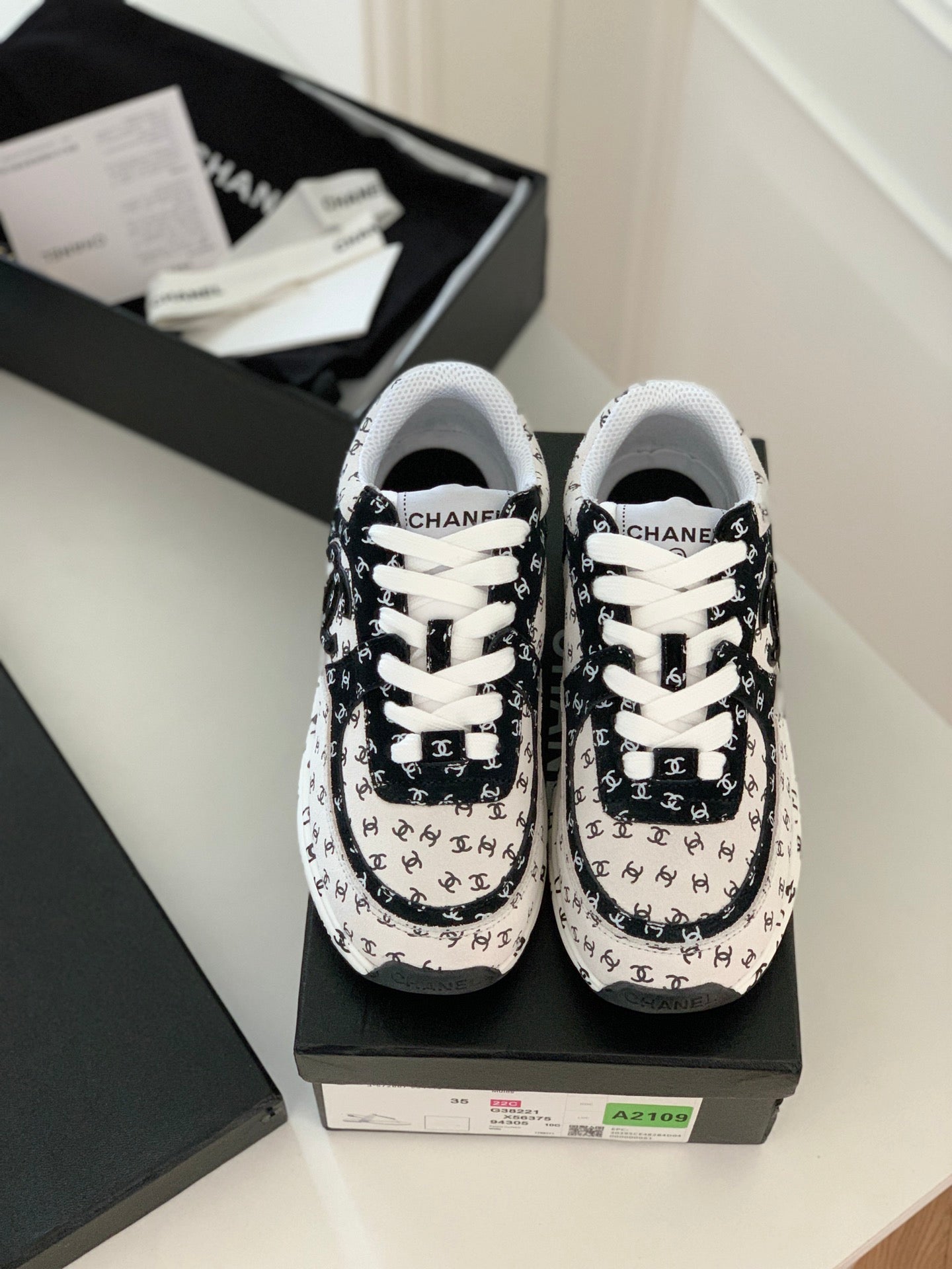 Sneakers