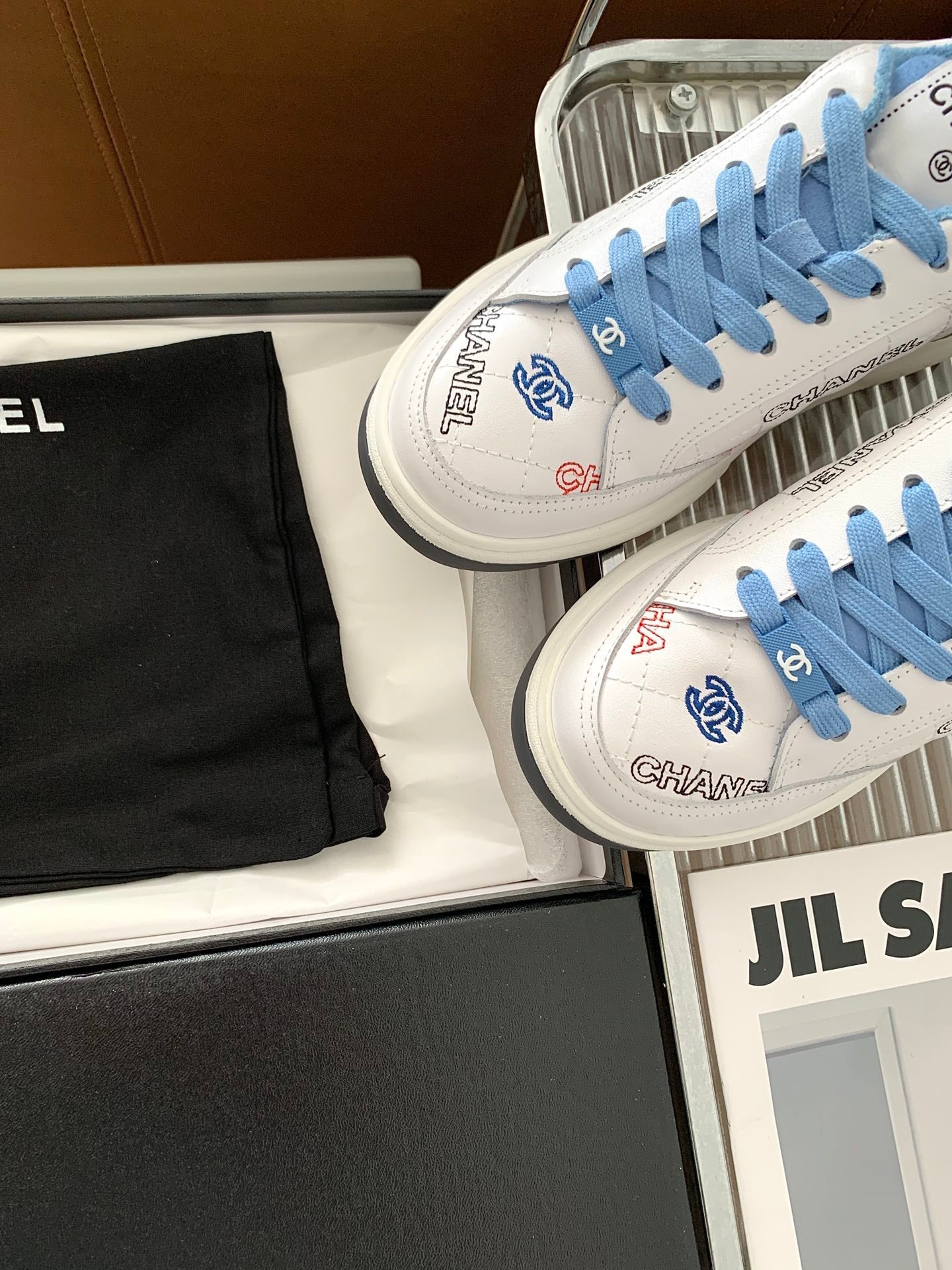 Sneakers