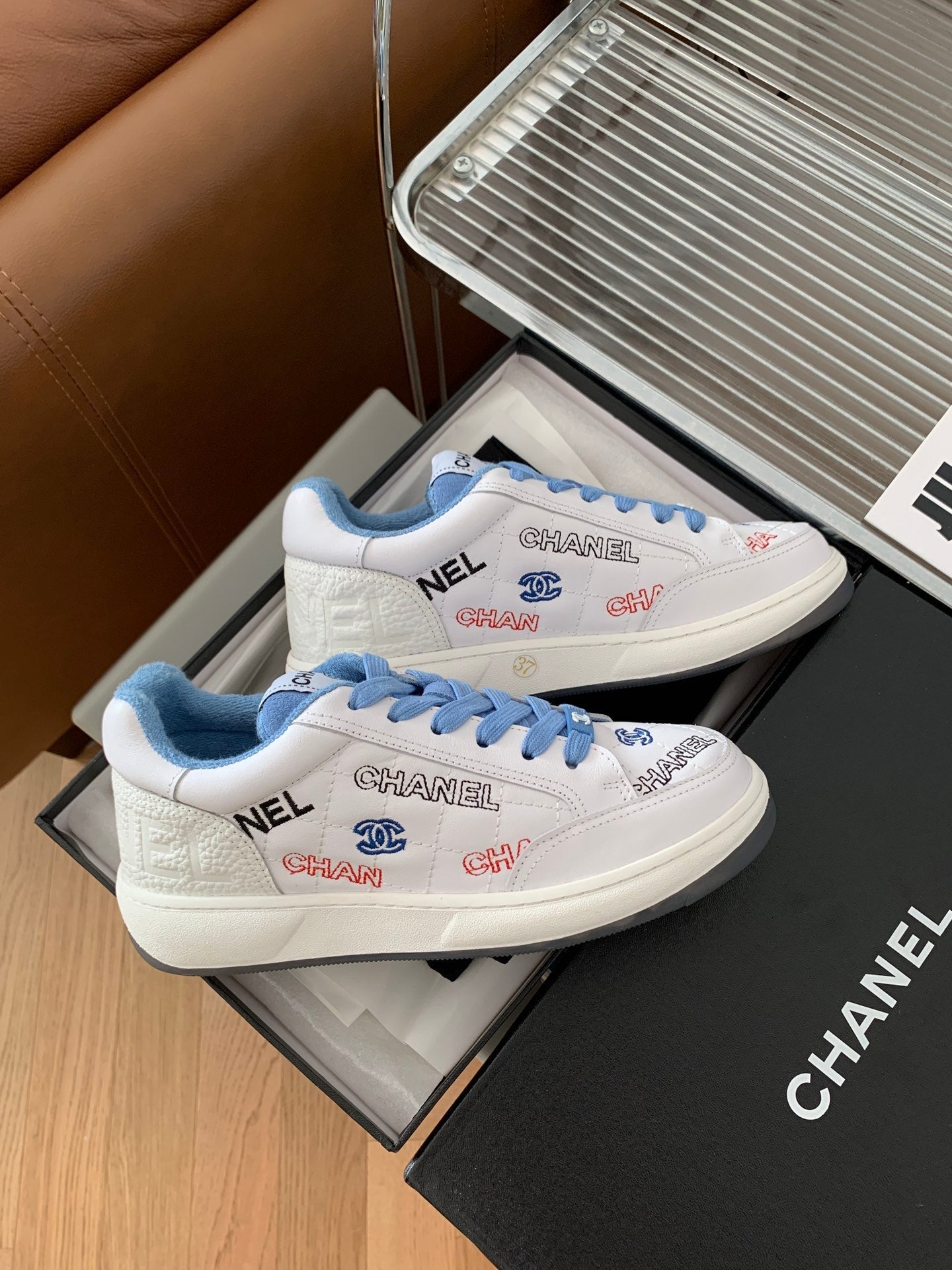 Sneakers