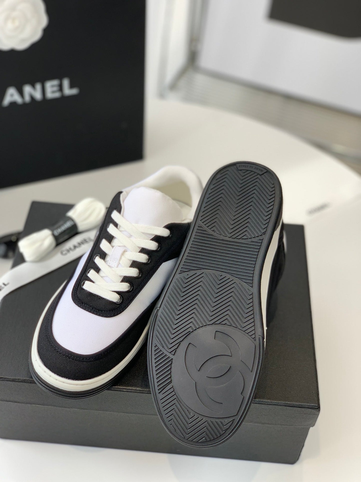 Sneakers