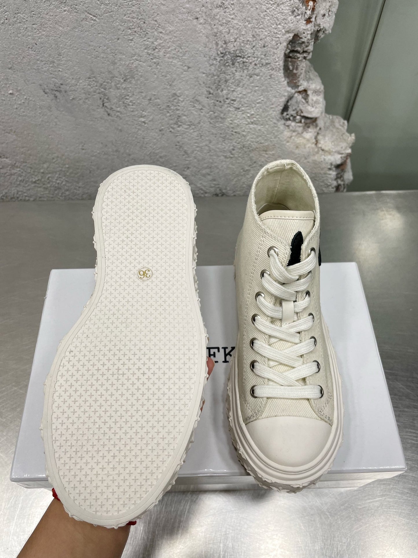 Sneakers