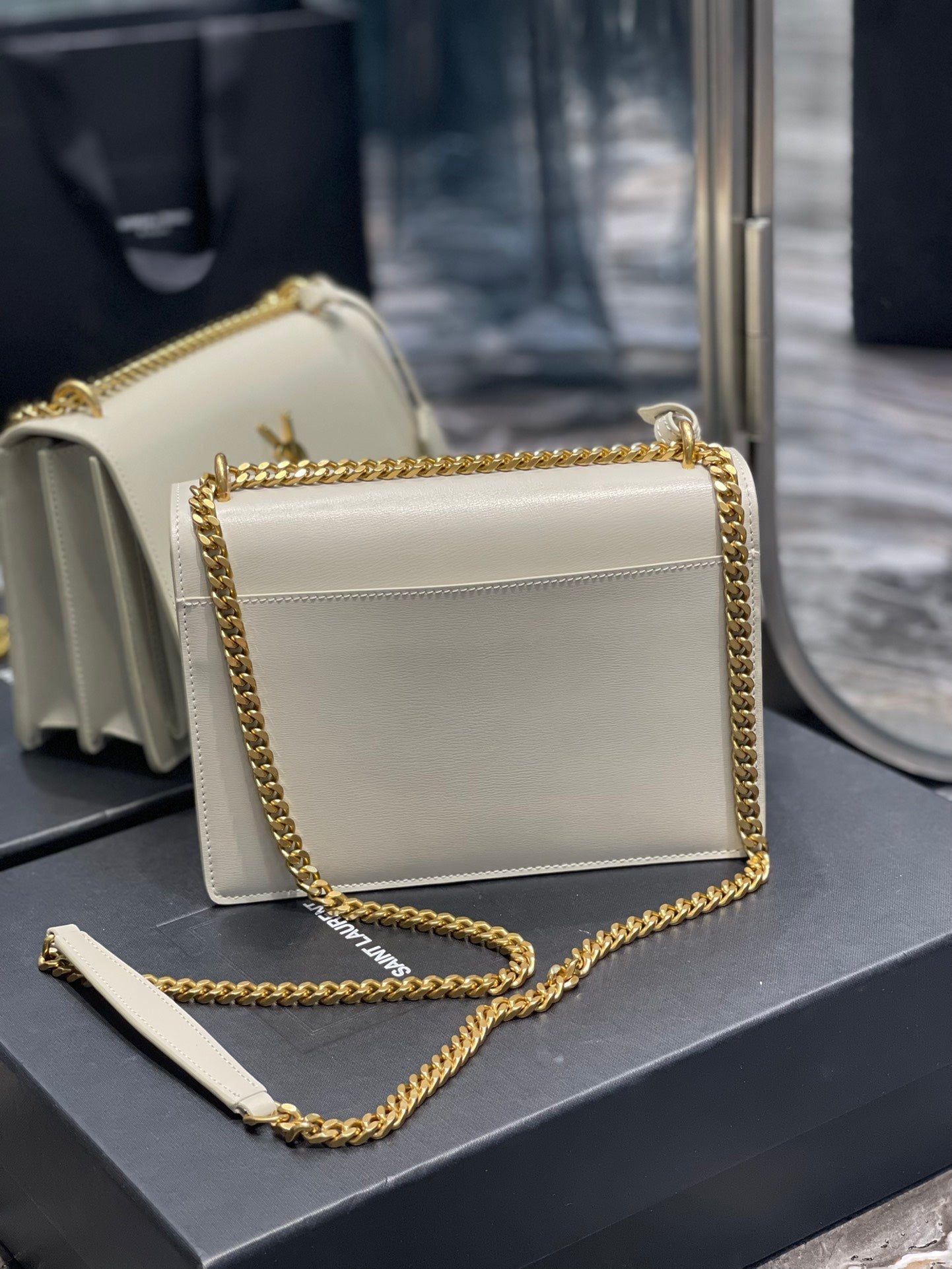 Handbag