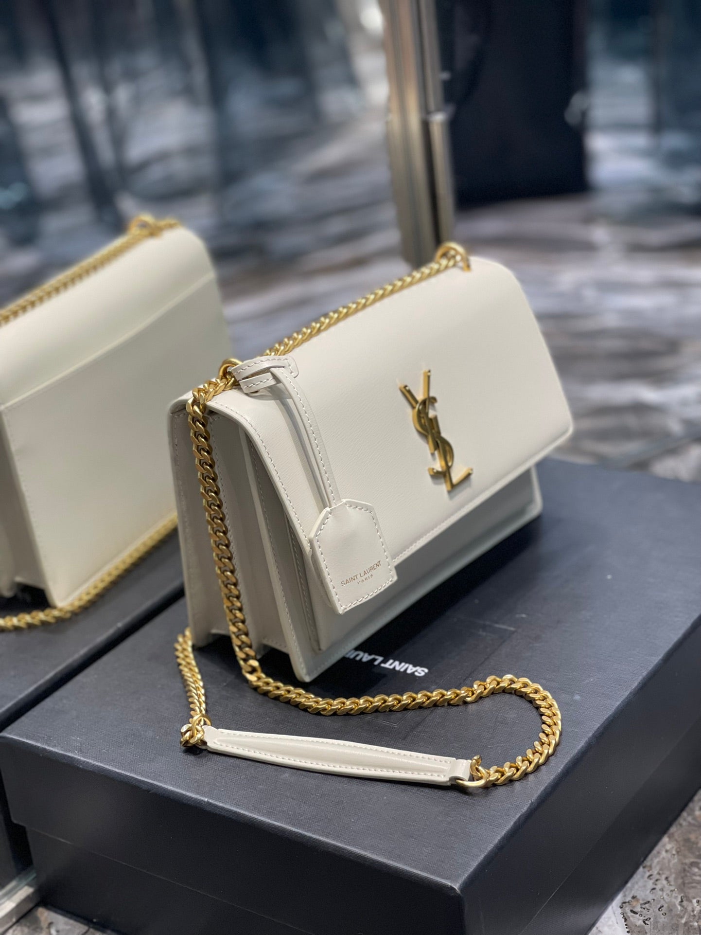 Handbag