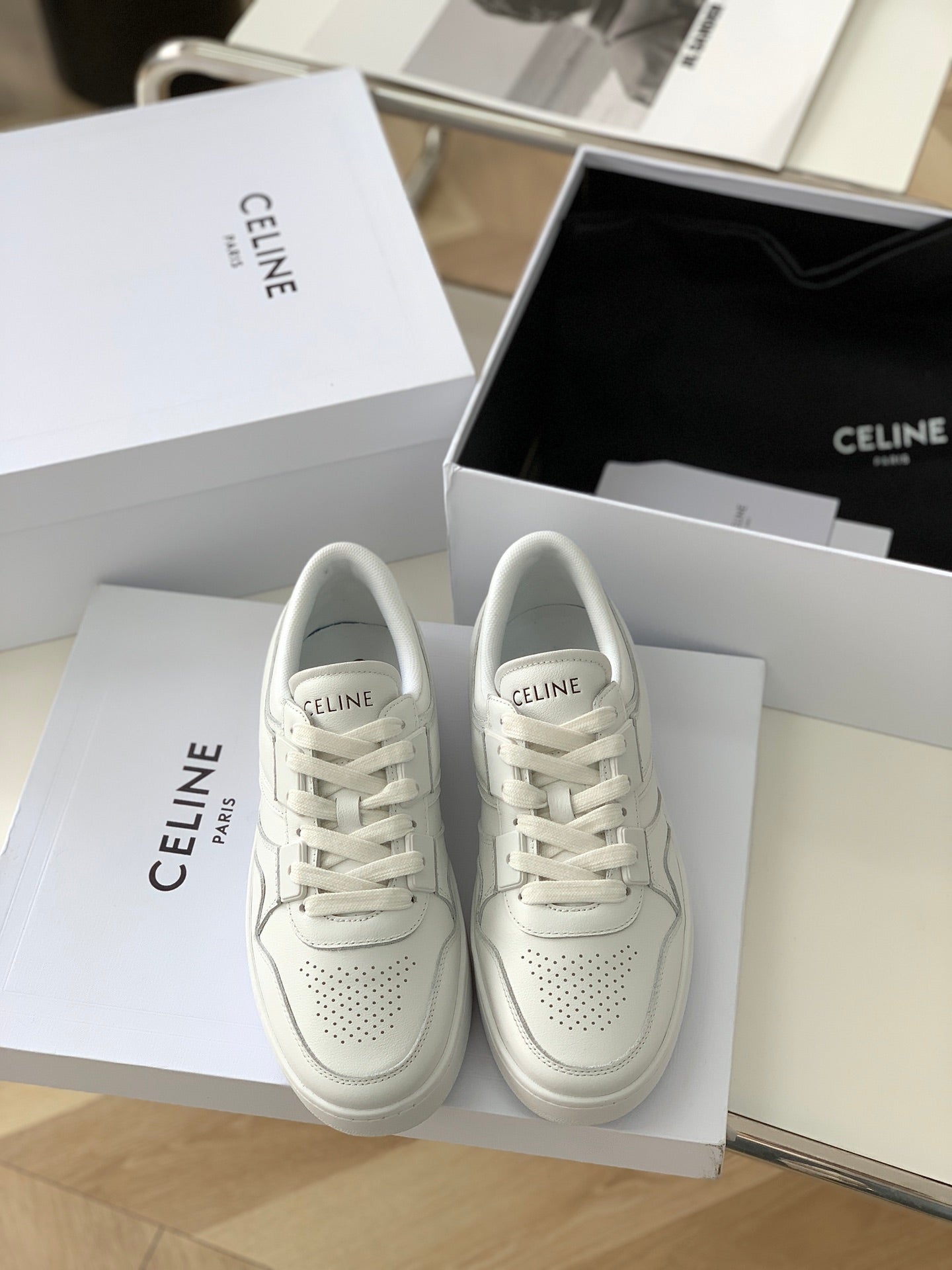 Sneakers
