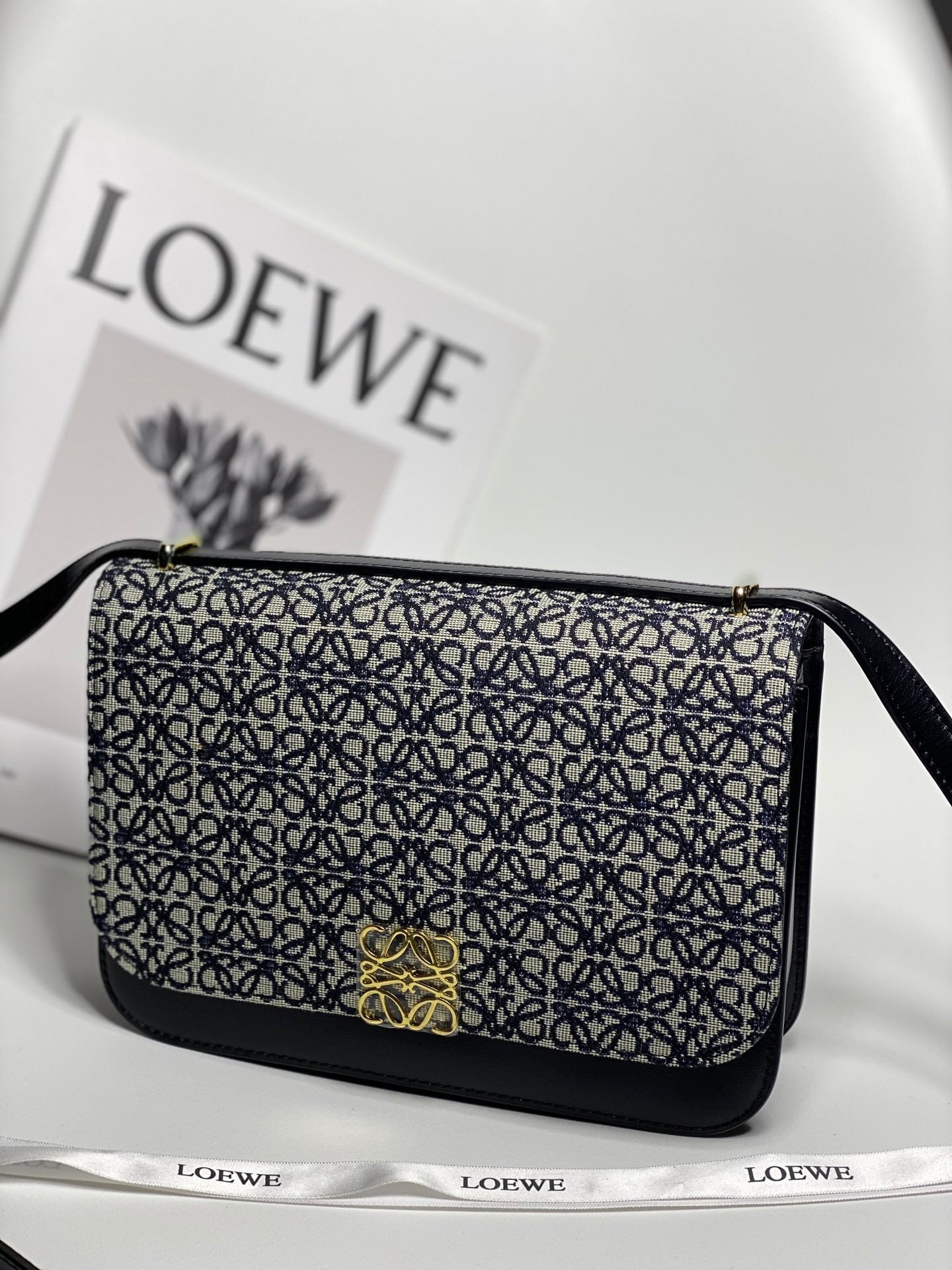 Handbag