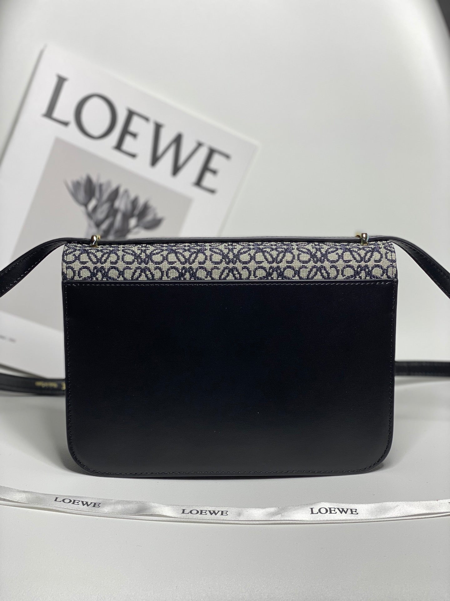 Handbag