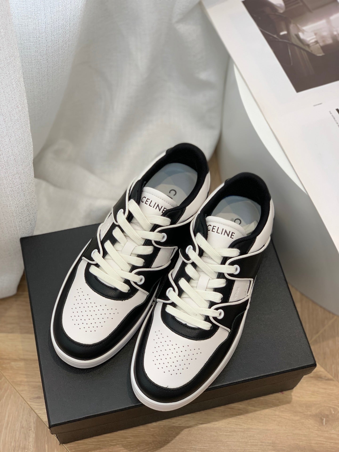 Sneakers