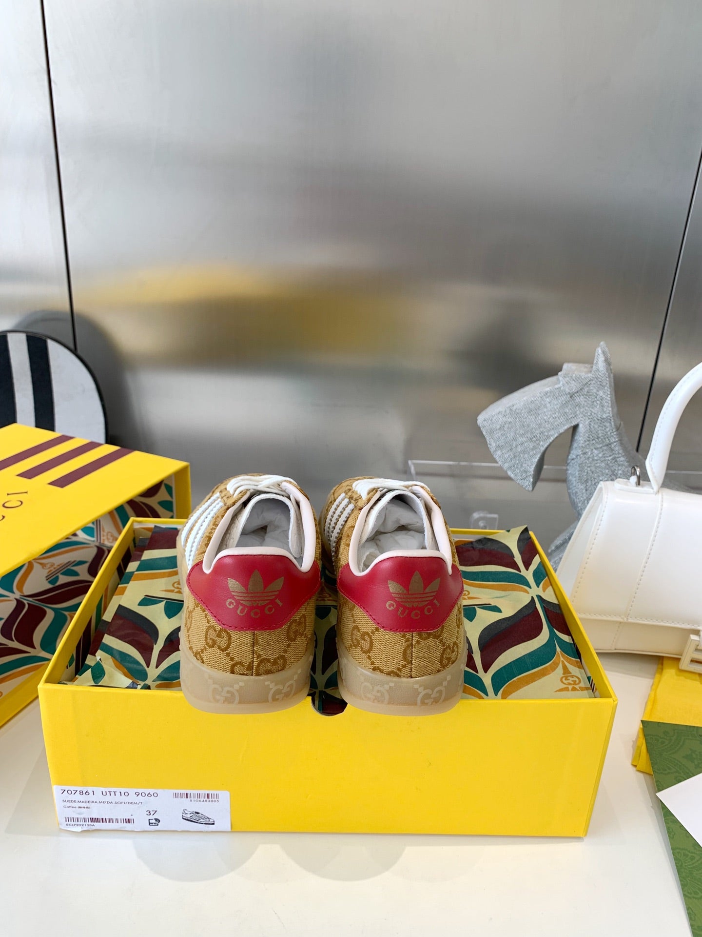 Sneakers