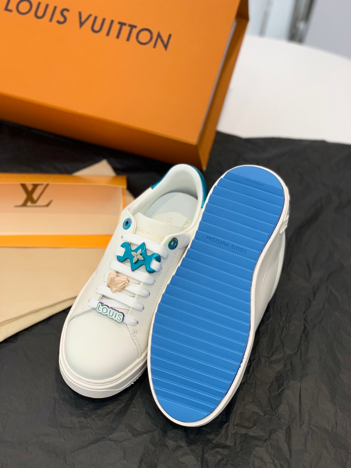 Sneakers