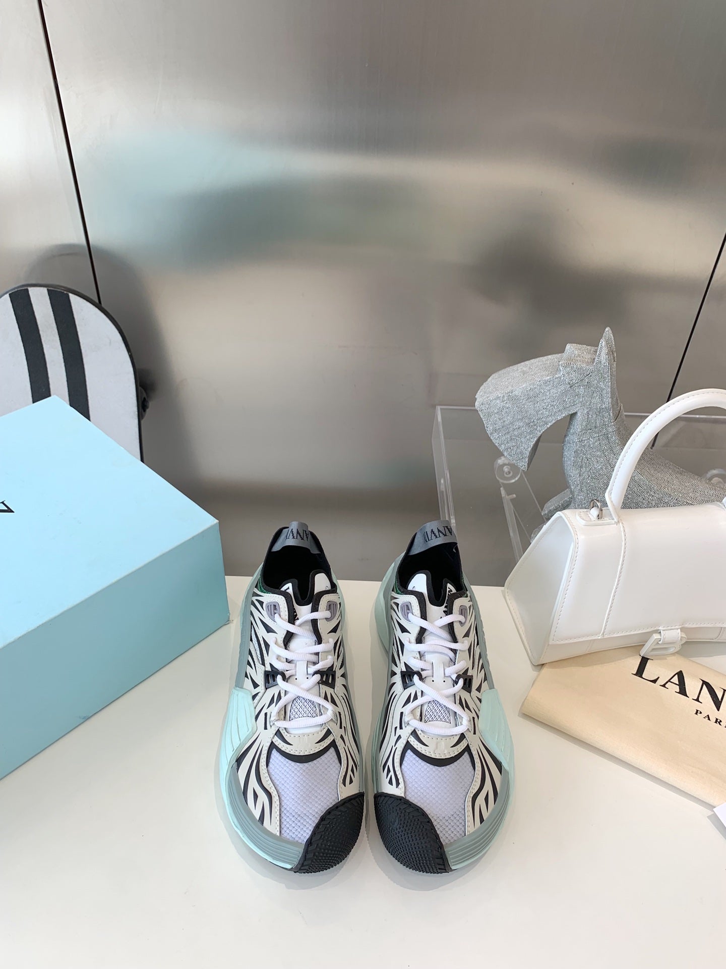 Sneakers
