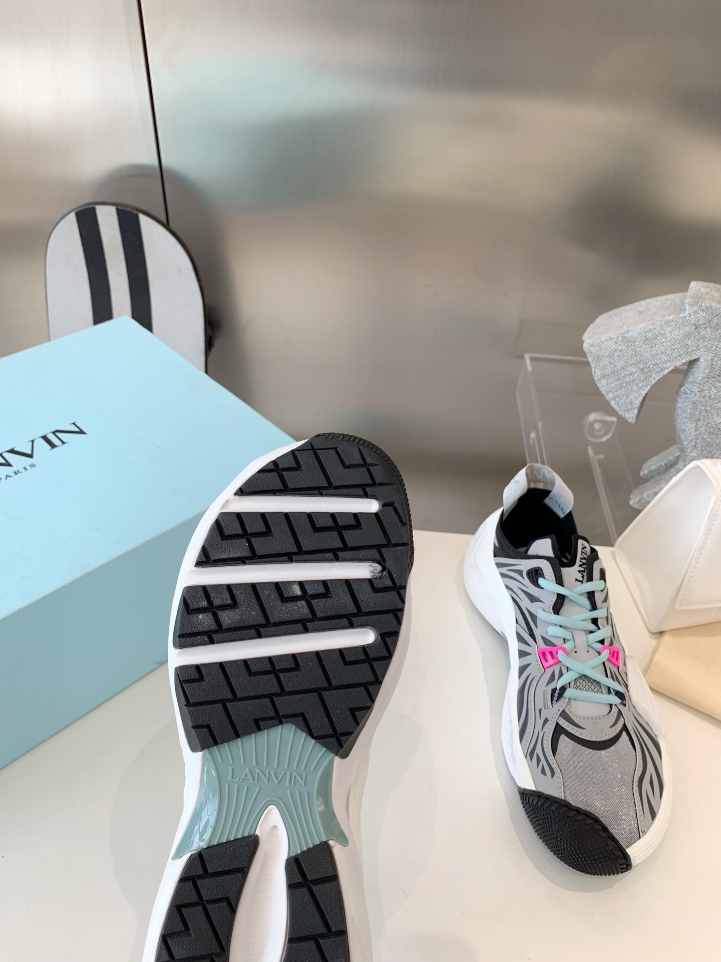 Sneakers