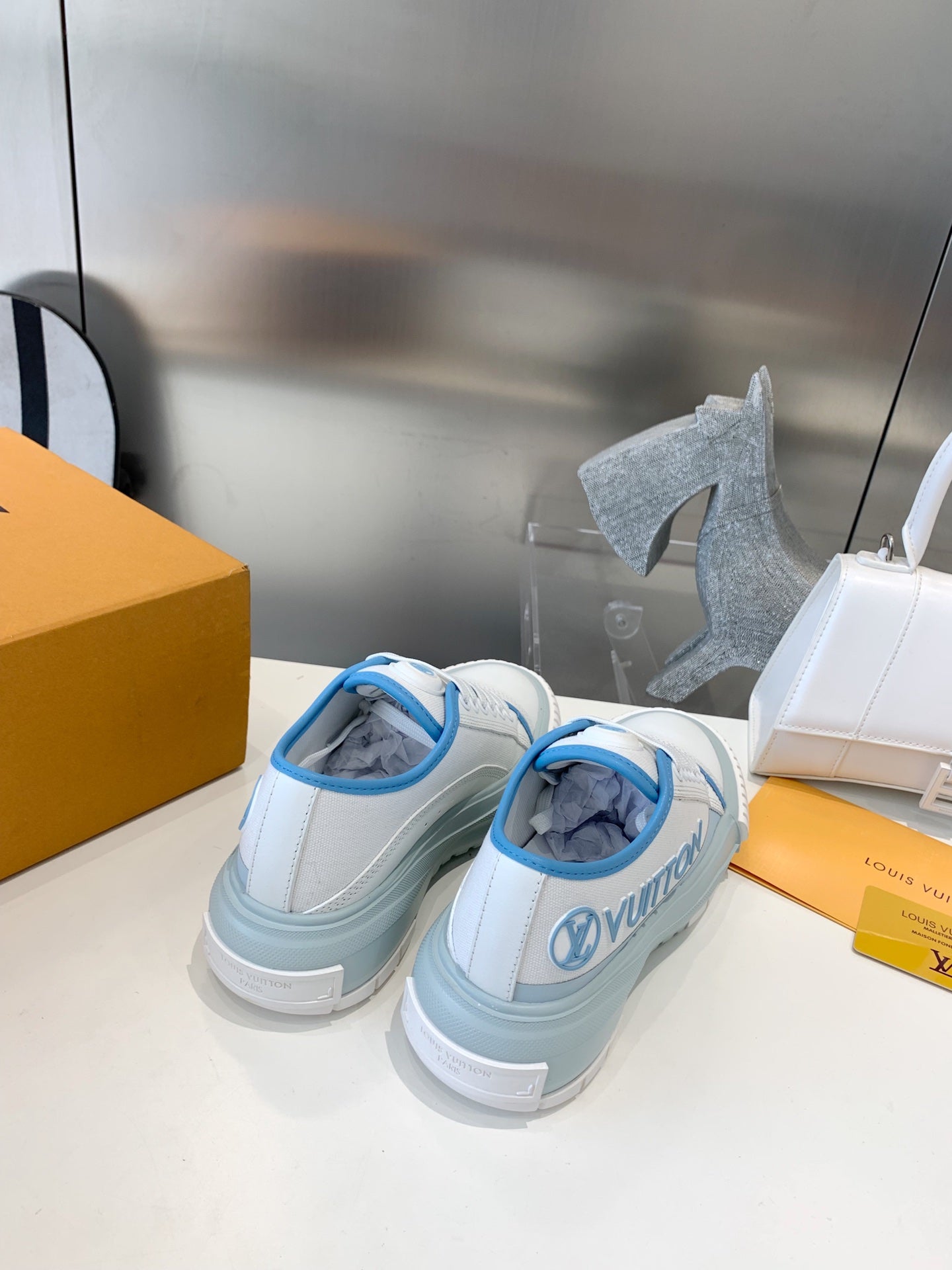 Sneakers
