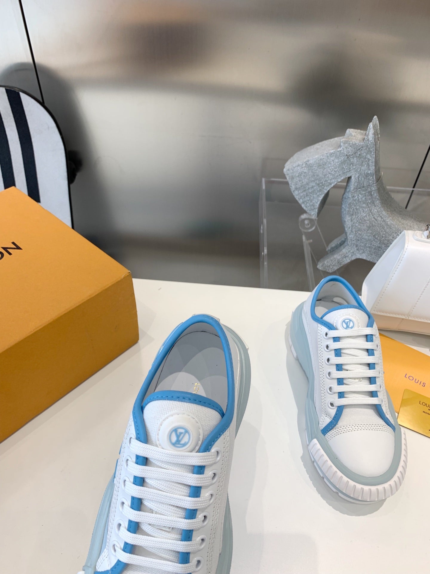 Sneakers