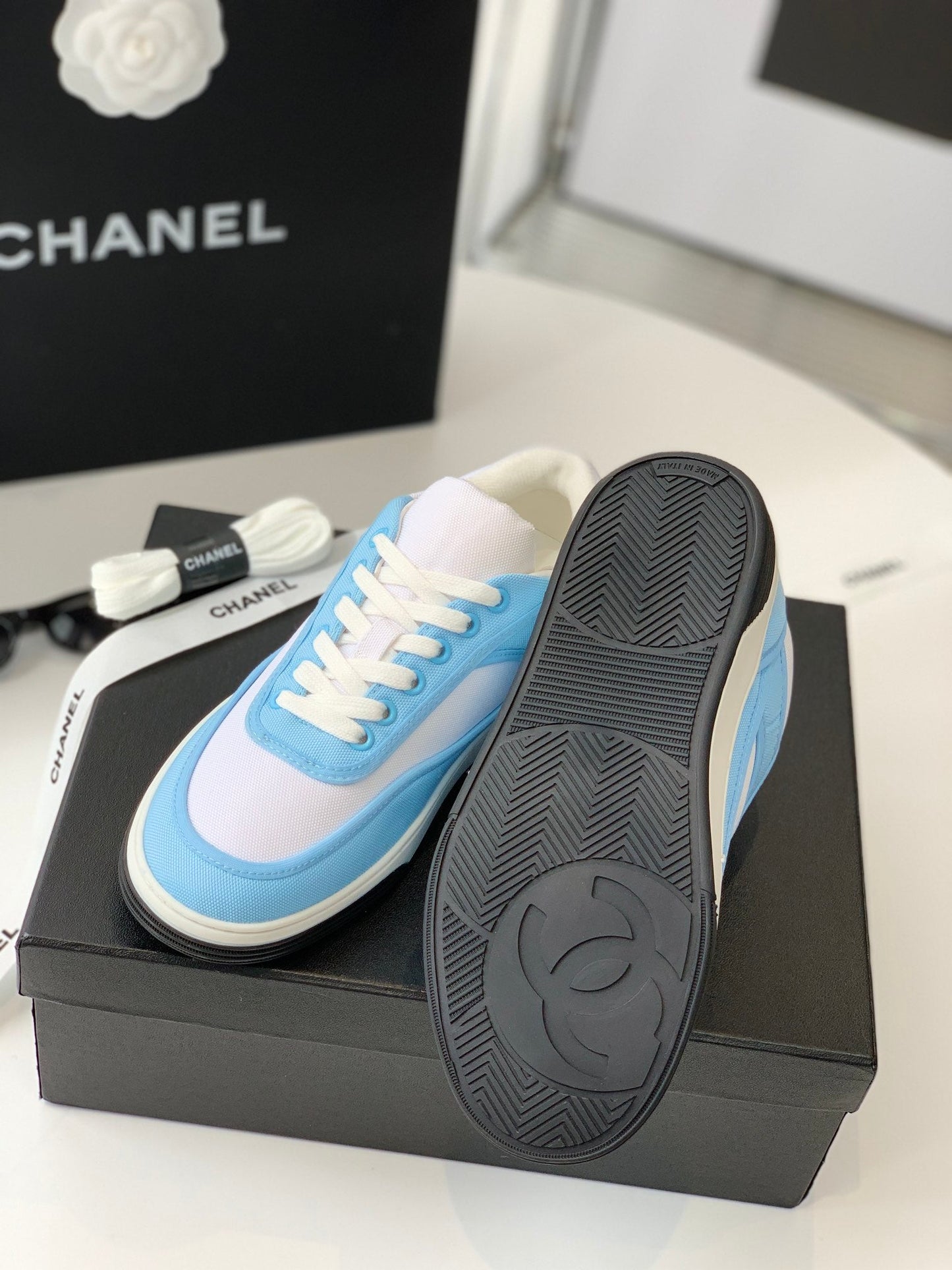 Sneakers