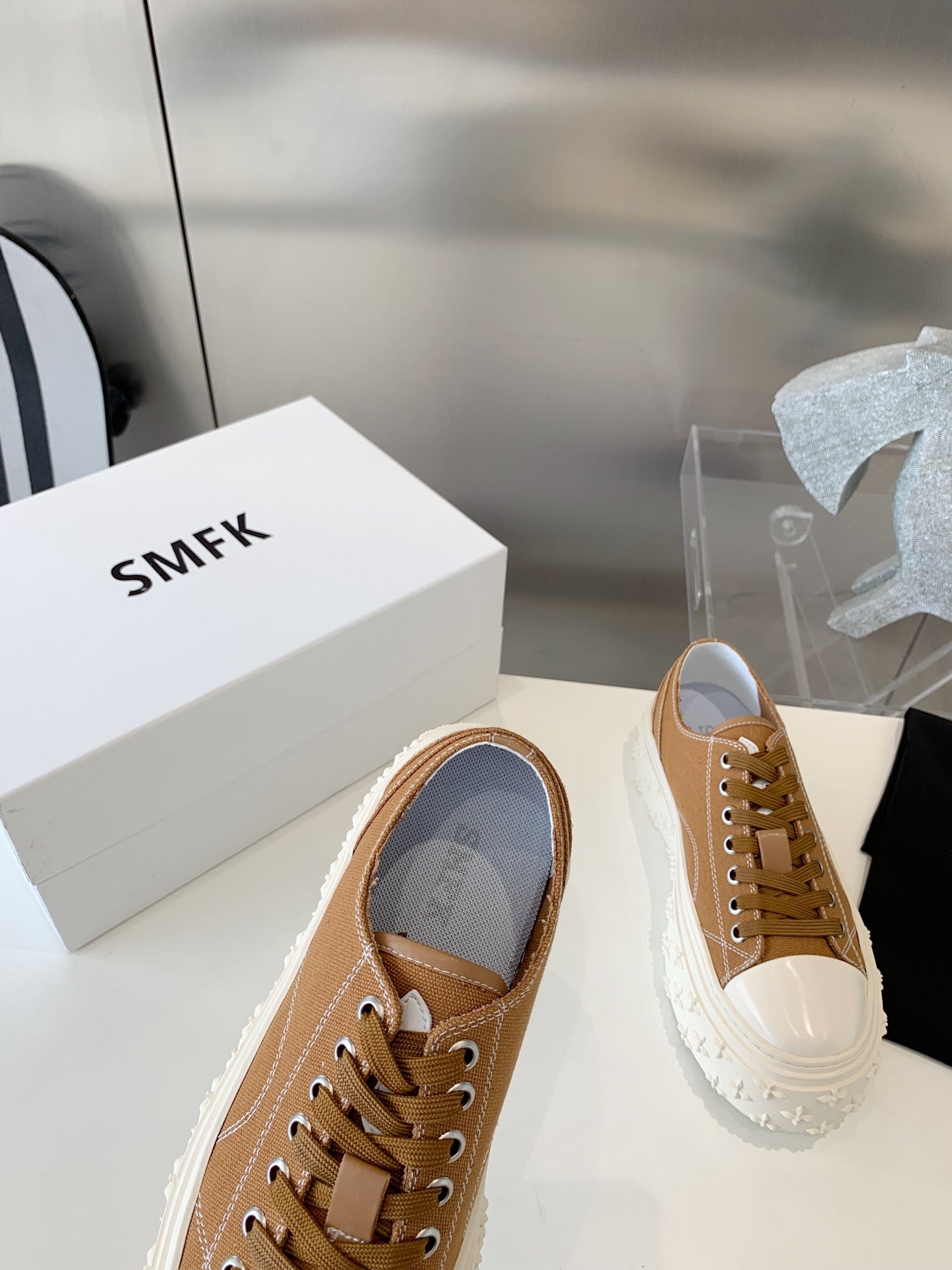 Sneakers