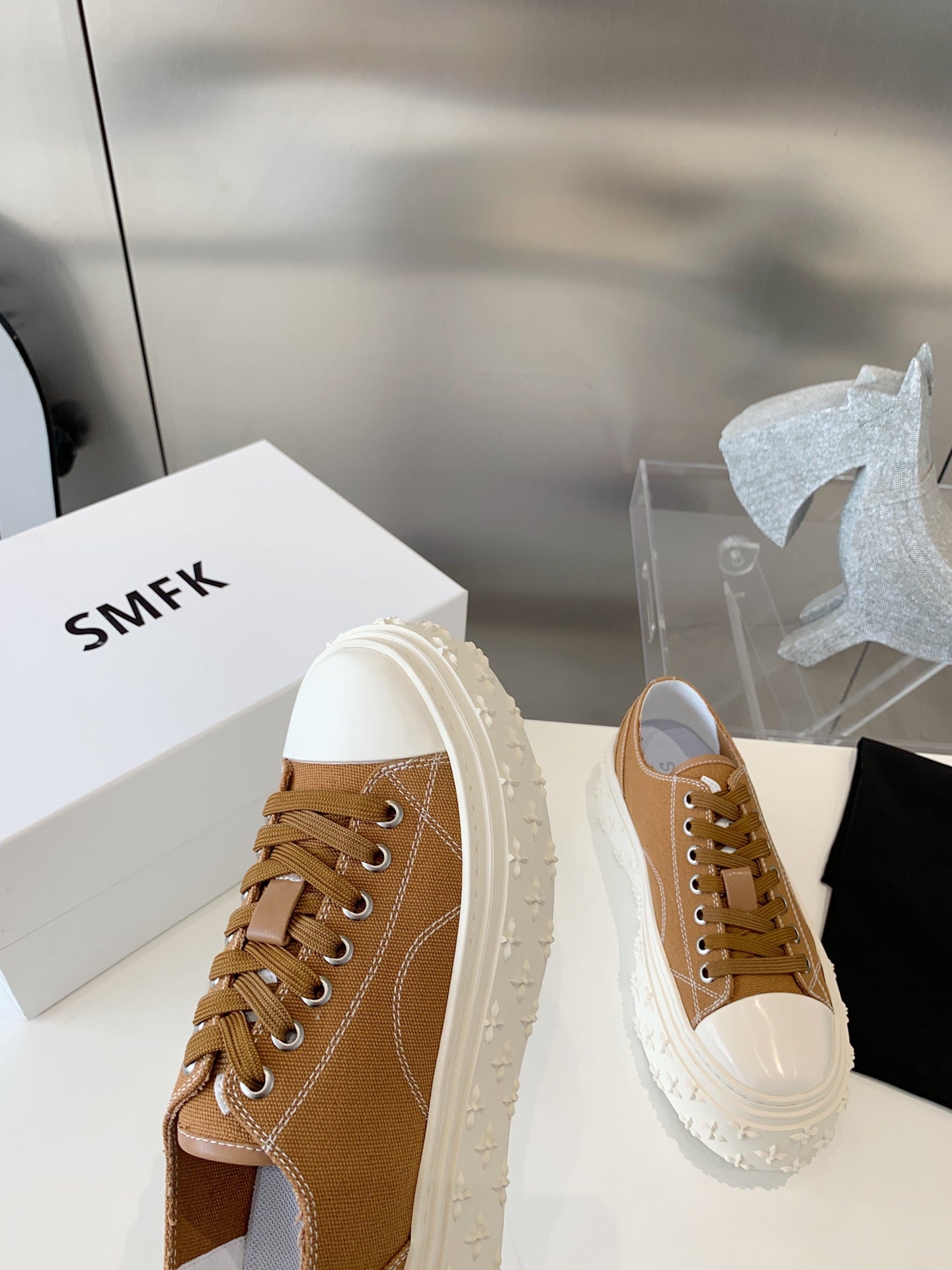 Sneakers
